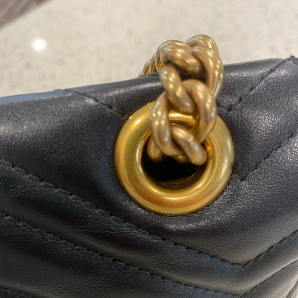 ✨Authentic Gucci GG Marmont Medium Shoulder Bag✨ - Picture 4 of 16